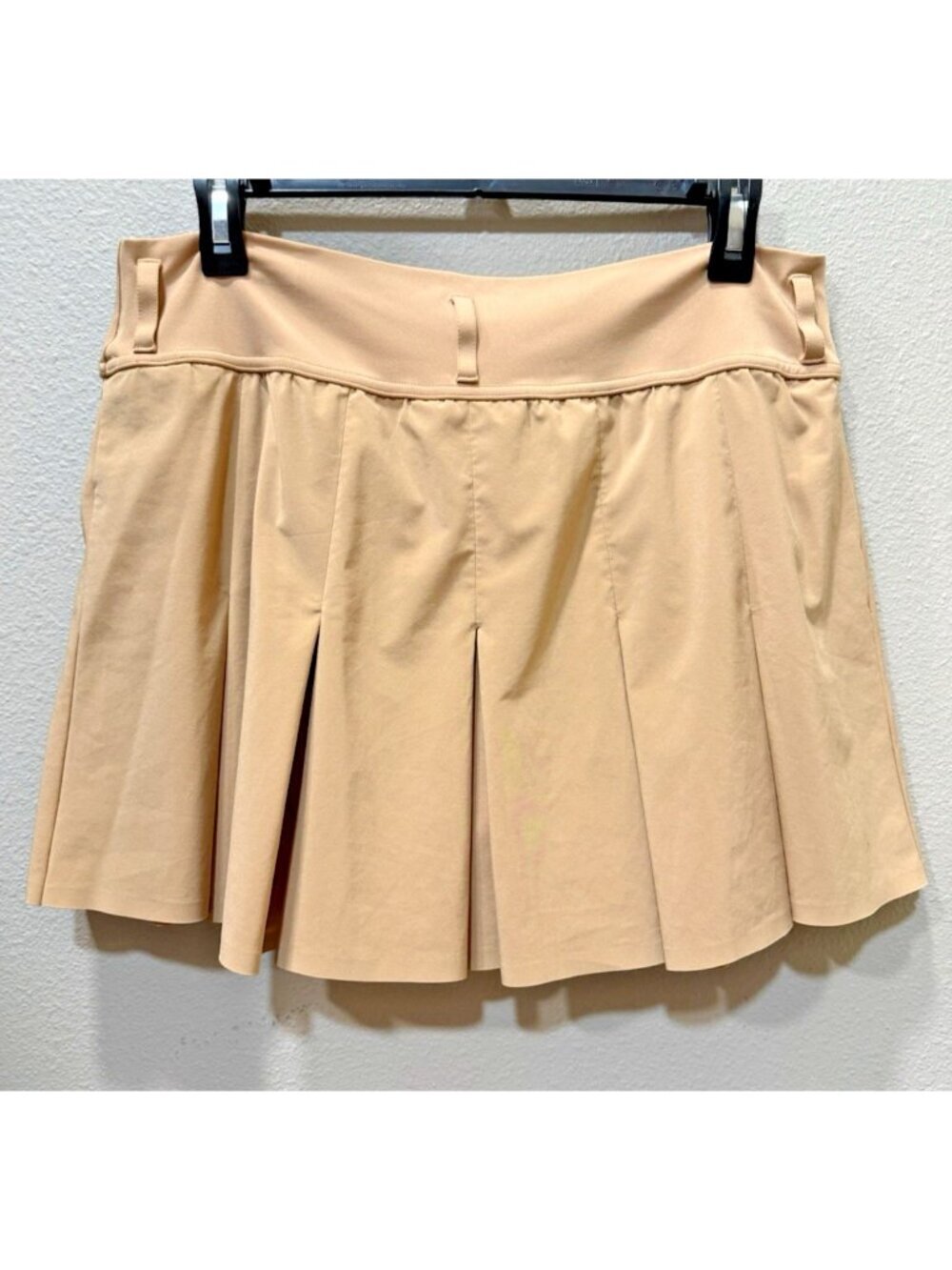 Offline by Aerie Real Me Women's Pleated Tennis Skirt Skort Tan Sz L Belt Loops